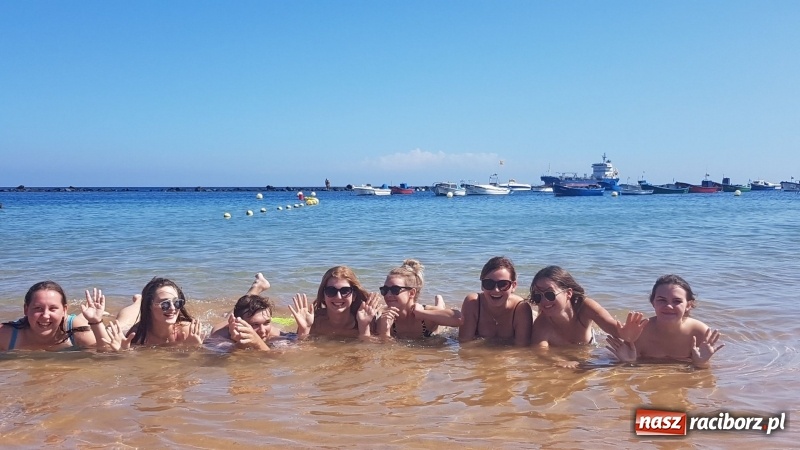 Zdjęcie w galerii na portalu naszraciborz.pl: Uczniowie raciborskiego Gastronomika poznają tajniki kuchni hiszpańskiej wiadomości z regionu