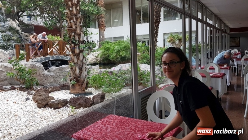 Zdjęcie w galerii na portalu naszraciborz.pl: Uczniowie raciborskiego Gastronomika poznają tajniki kuchni hiszpańskiej wiadomości z regionu