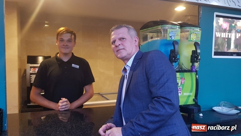 Zdjęcie w galerii na portalu naszraciborz.pl: Uczniowie raciborskiego Gastronomika poznają tajniki kuchni hiszpańskiej wiadomości z regionu