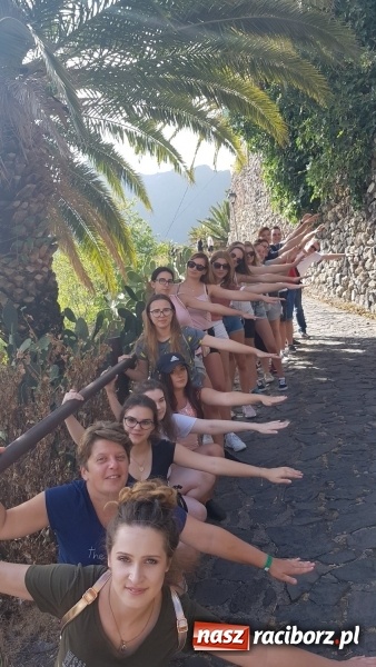 Zdjęcie w galerii na portalu naszraciborz.pl: Uczniowie raciborskiego Gastronomika poznają tajniki kuchni hiszpańskiej wiadomości z regionu