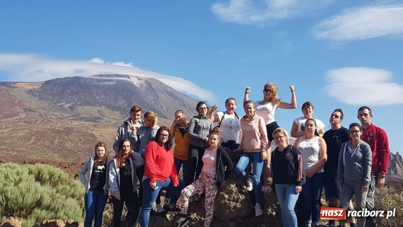 Zdjęcie w galerii na portalu naszraciborz.pl: Uczniowie raciborskiego Gastronomika poznają tajniki kuchni hiszpańskiej wiadomości z regionu