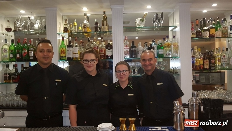 Zdjęcie w galerii na portalu naszraciborz.pl: Uczniowie raciborskiego Gastronomika poznają tajniki kuchni hiszpańskiej wiadomości z regionu