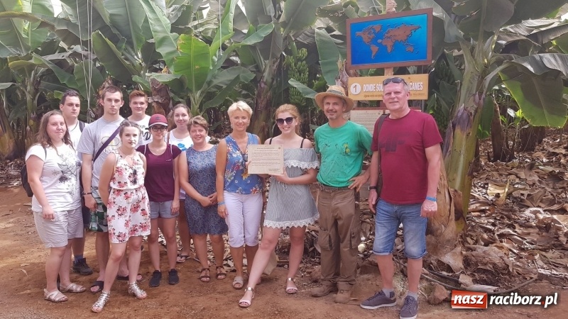 Zdjęcie w galerii na portalu naszraciborz.pl: Uczniowie raciborskiego Gastronomika poznają tajniki kuchni hiszpańskiej wiadomości z regionu