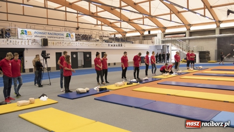 Zdjęcie w galerii na portalu naszraciborz.pl: Europejski Dzień Przywracania Czynności Serca w Szkole Mistrzostwa Sportowego wiadomości z regionu