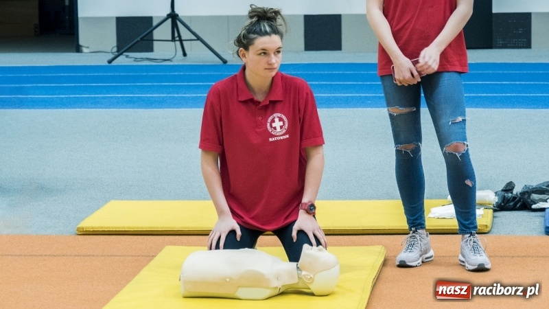 Zdjęcie w galerii na portalu naszraciborz.pl: Europejski Dzień Przywracania Czynności Serca w Szkole Mistrzostwa Sportowego wiadomości z regionu