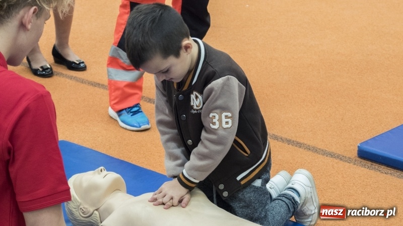 Zdjęcie w galerii na portalu naszraciborz.pl: Europejski Dzień Przywracania Czynności Serca w Szkole Mistrzostwa Sportowego wiadomości z regionu