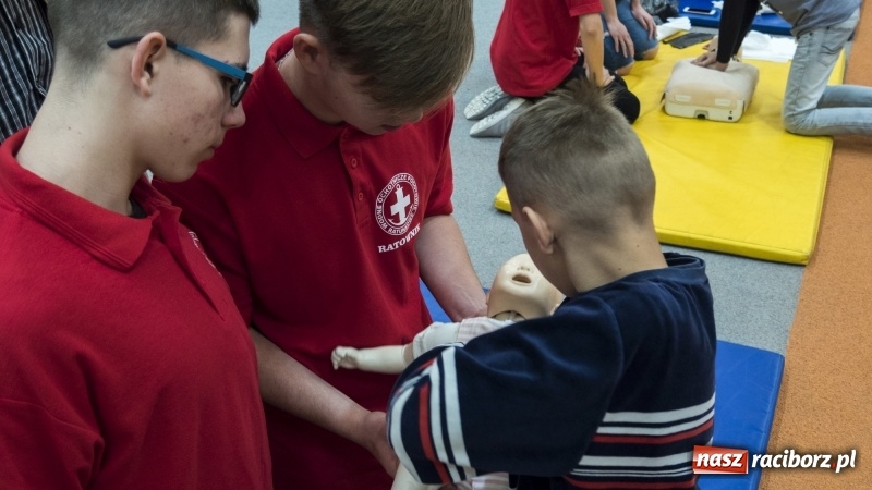 Zdjęcie w galerii na portalu naszraciborz.pl: Europejski Dzień Przywracania Czynności Serca w Szkole Mistrzostwa Sportowego wiadomości z regionu