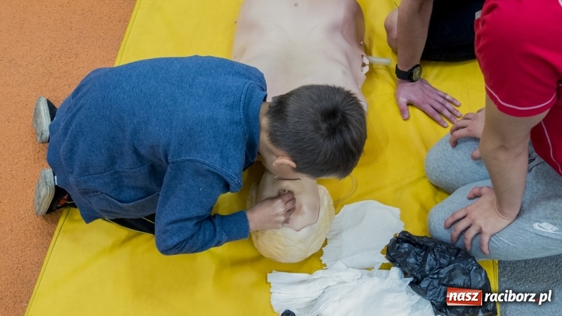 Zdjęcie w galerii na portalu naszraciborz.pl: Europejski Dzień Przywracania Czynności Serca w Szkole Mistrzostwa Sportowego wiadomości z regionu