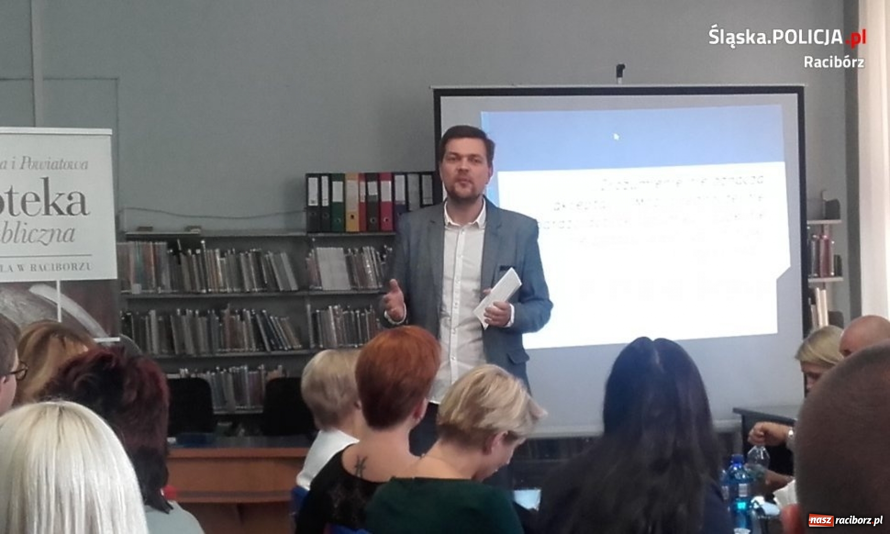 Zdjęcie w galerii na portalu naszraciborz.pl: Raciborscy dzielnicowi wzięli udział w debacie o mediacji wiadomości z regionu