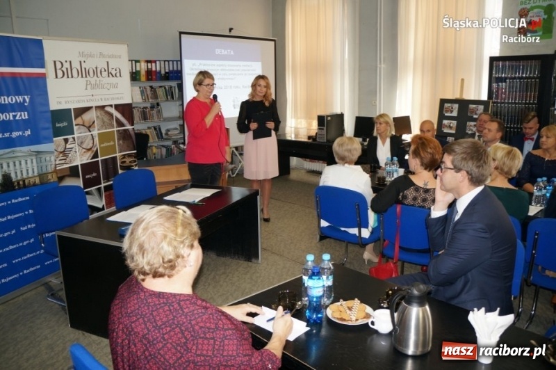 Zdjęcie w galerii na portalu naszraciborz.pl: Raciborscy dzielnicowi wzięli udział w debacie o mediacji wiadomości z regionu