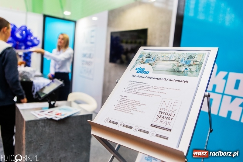 Zdjęcie w galerii na portalu naszraciborz.pl: Raciborski Festiwal Perspektyw. Arena Rafako pełna młodzieży  wiadomości z regionu