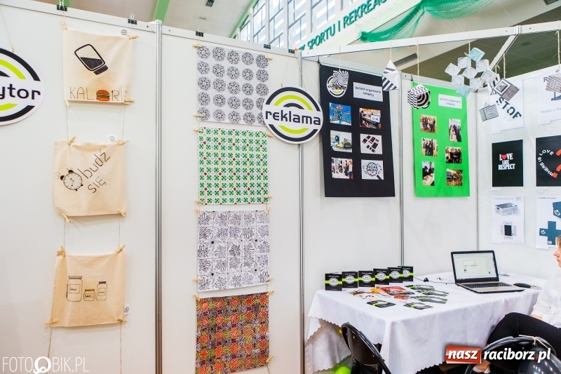 Zdjęcie w galerii na portalu naszraciborz.pl: Raciborski Festiwal Perspektyw. Arena Rafako pełna młodzieży  wiadomości z regionu