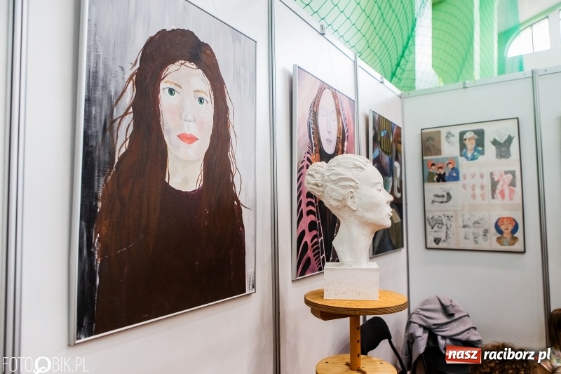 Zdjęcie w galerii na portalu naszraciborz.pl: Raciborski Festiwal Perspektyw. Arena Rafako pełna młodzieży  wiadomości z regionu