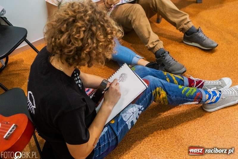 Zdjęcie w galerii na portalu naszraciborz.pl: Raciborski Festiwal Perspektyw. Arena Rafako pełna młodzieży  wiadomości z regionu