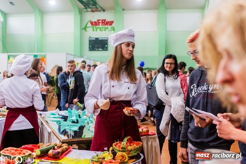 Zdjęcie w galerii na portalu naszraciborz.pl: Raciborski Festiwal Perspektyw. Arena Rafako pełna młodzieży  wiadomości z regionu
