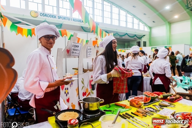 Zdjęcie w galerii na portalu naszraciborz.pl: Raciborski Festiwal Perspektyw. Arena Rafako pełna młodzieży  wiadomości z regionu