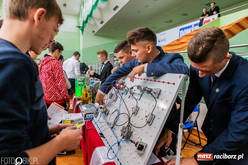 Zdjęcie w galerii na portalu naszraciborz.pl: Raciborski Festiwal Perspektyw. Arena Rafako pełna młodzieży  wiadomości z regionu