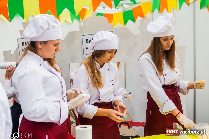 Zdjęcie w galerii na portalu naszraciborz.pl: Raciborski Festiwal Perspektyw. Arena Rafako pełna młodzieży  wiadomości z regionu