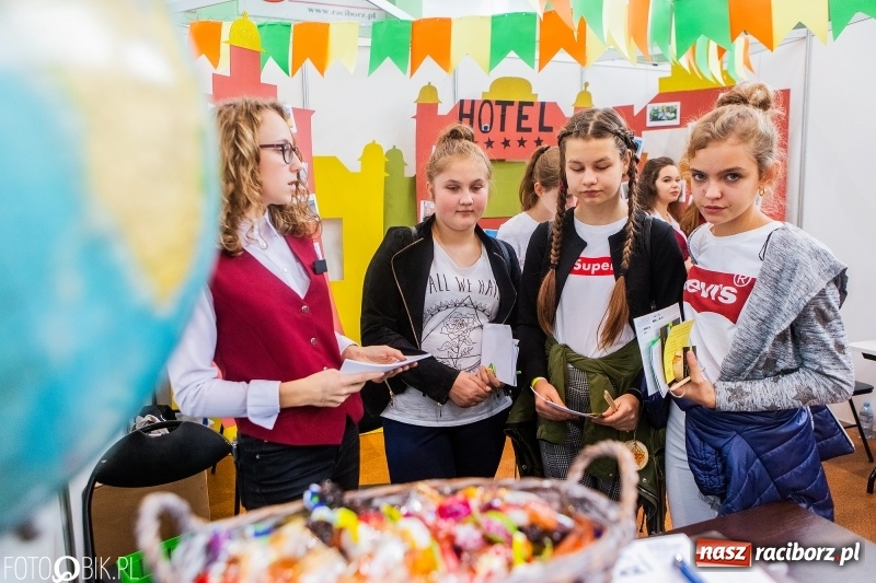 Zdjęcie w galerii na portalu naszraciborz.pl: Raciborski Festiwal Perspektyw. Arena Rafako pełna młodzieży  wiadomości z regionu