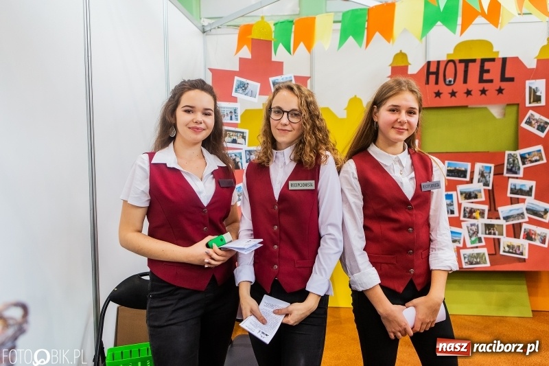 Zdjęcie w galerii na portalu naszraciborz.pl: Raciborski Festiwal Perspektyw. Arena Rafako pełna młodzieży  wiadomości z regionu