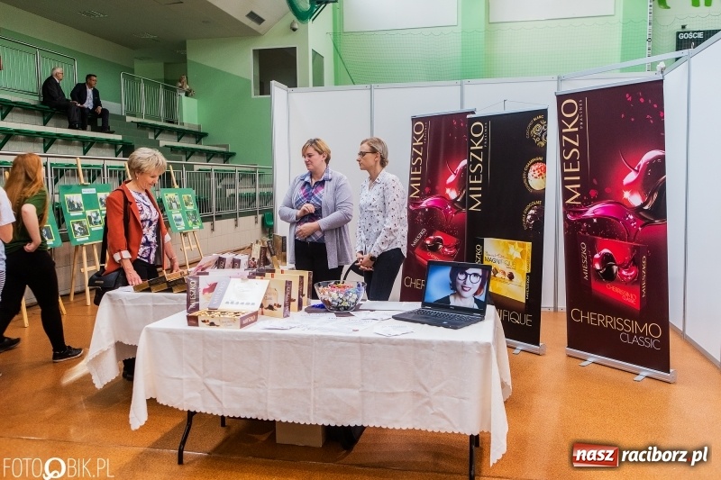 Zdjęcie w galerii na portalu naszraciborz.pl: Raciborski Festiwal Perspektyw. Arena Rafako pełna młodzieży  wiadomości z regionu