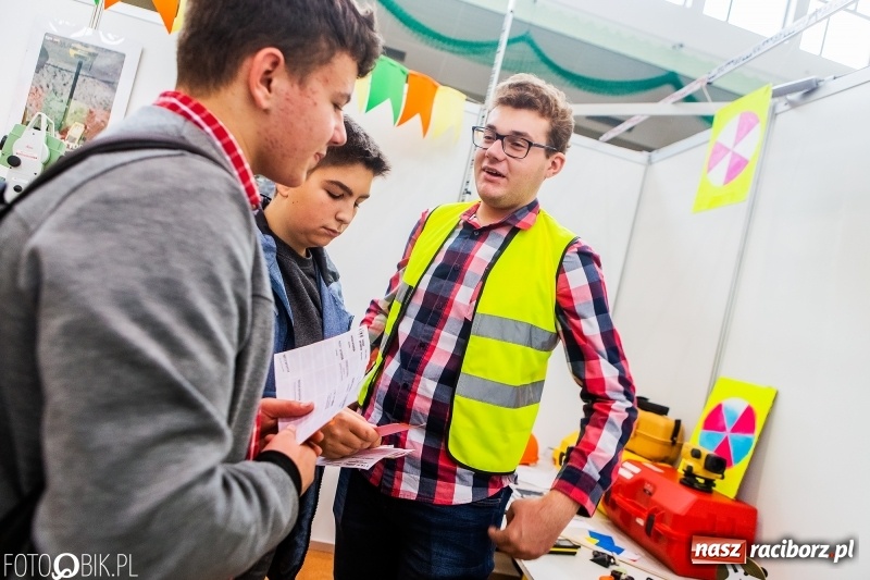 Zdjęcie w galerii na portalu naszraciborz.pl: Raciborski Festiwal Perspektyw. Arena Rafako pełna młodzieży  wiadomości z regionu