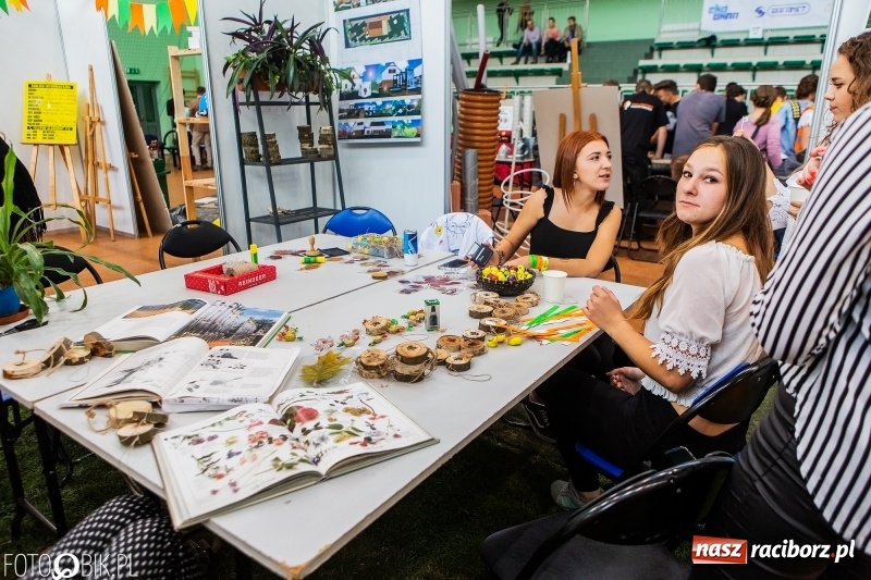 Zdjęcie w galerii na portalu naszraciborz.pl: Raciborski Festiwal Perspektyw. Arena Rafako pełna młodzieży  wiadomości z regionu