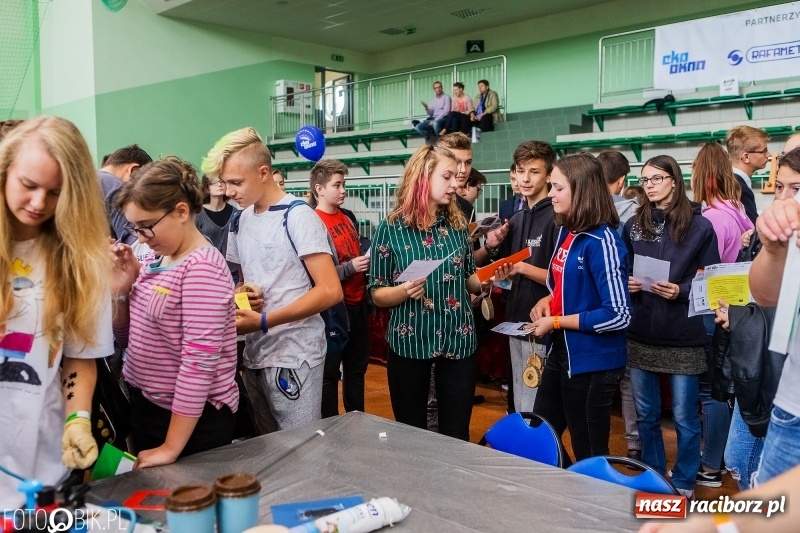 Zdjęcie w galerii na portalu naszraciborz.pl: Raciborski Festiwal Perspektyw. Arena Rafako pełna młodzieży  wiadomości z regionu