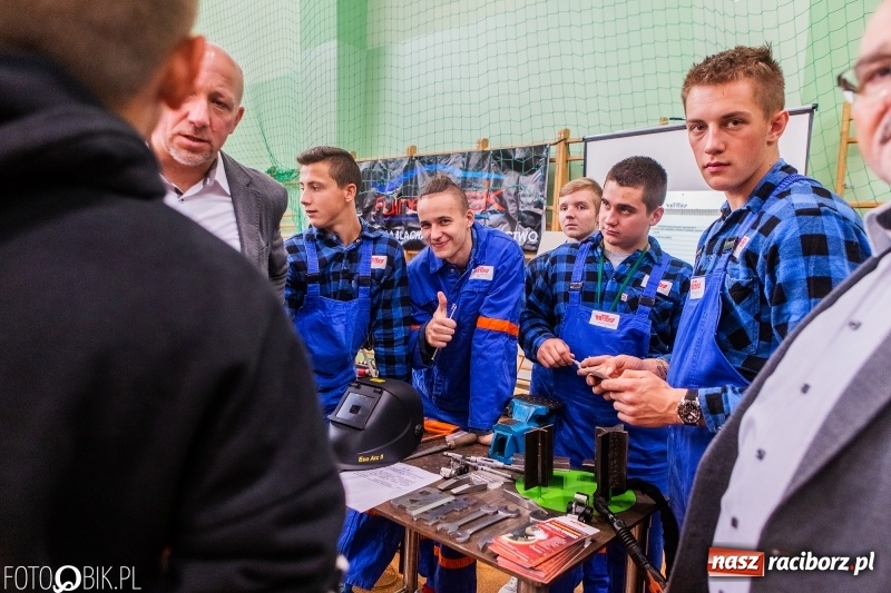 Zdjęcie w galerii na portalu naszraciborz.pl: Raciborski Festiwal Perspektyw. Arena Rafako pełna młodzieży  wiadomości z regionu