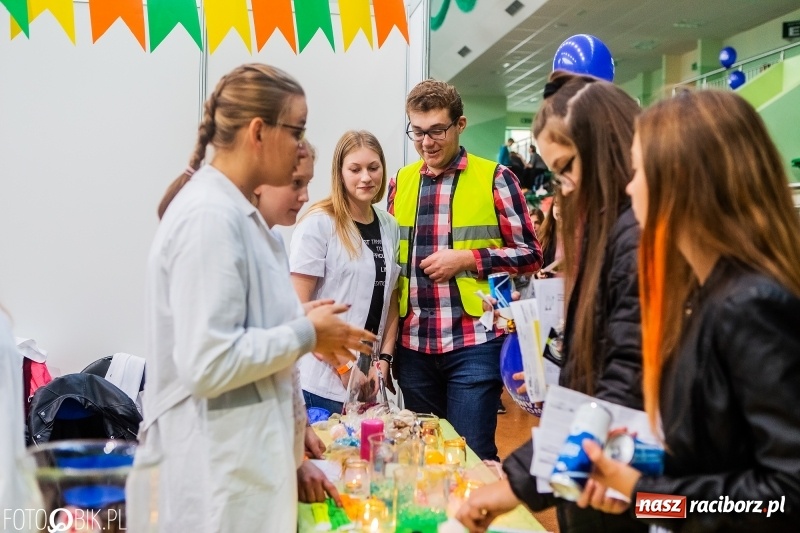 Zdjęcie w galerii na portalu naszraciborz.pl: Raciborski Festiwal Perspektyw. Arena Rafako pełna młodzieży  wiadomości z regionu