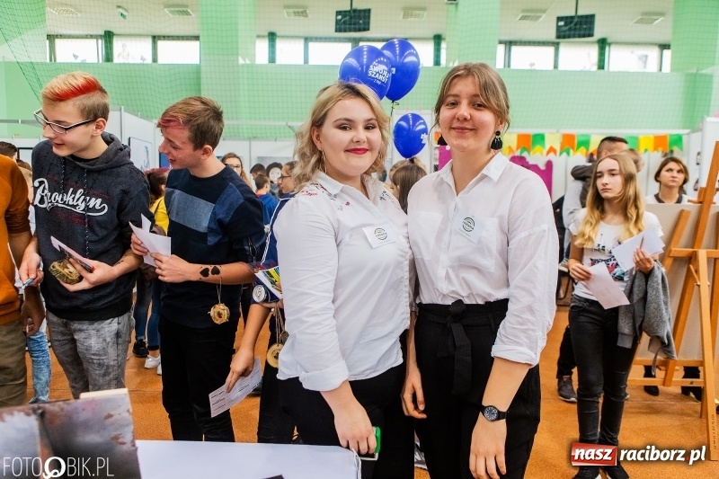 Zdjęcie w galerii na portalu naszraciborz.pl: Raciborski Festiwal Perspektyw. Arena Rafako pełna młodzieży  wiadomości z regionu