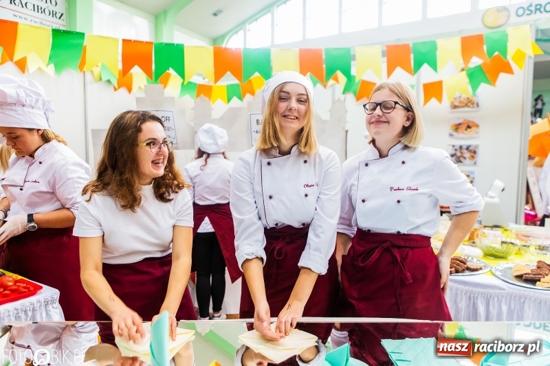 Zdjęcie w galerii na portalu naszraciborz.pl: Raciborski Festiwal Perspektyw. Arena Rafako pełna młodzieży  wiadomości z regionu