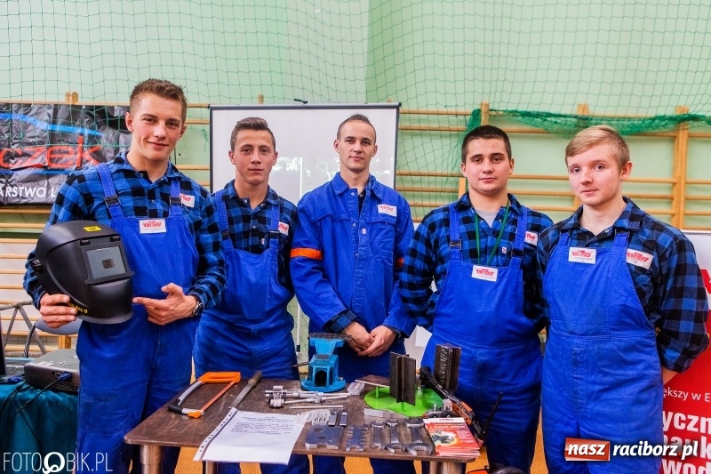 Zdjęcie w galerii na portalu naszraciborz.pl: Raciborski Festiwal Perspektyw. Arena Rafako pełna młodzieży  wiadomości z regionu