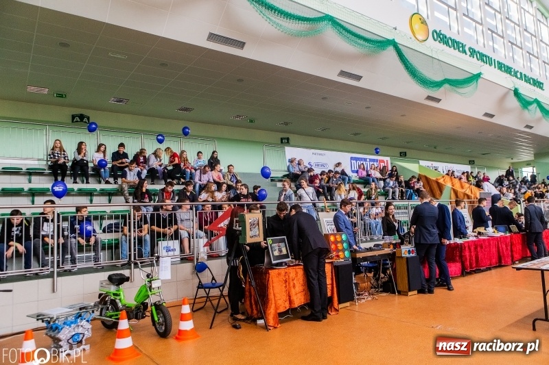 Zdjęcie w galerii na portalu naszraciborz.pl: Raciborski Festiwal Perspektyw. Arena Rafako pełna młodzieży  wiadomości z regionu