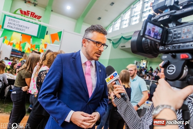 Zdjęcie w galerii na portalu naszraciborz.pl: Raciborski Festiwal Perspektyw. Arena Rafako pełna młodzieży  wiadomości z regionu