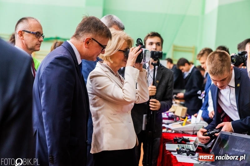 Zdjęcie w galerii na portalu naszraciborz.pl: Raciborski Festiwal Perspektyw. Arena Rafako pełna młodzieży  wiadomości z regionu