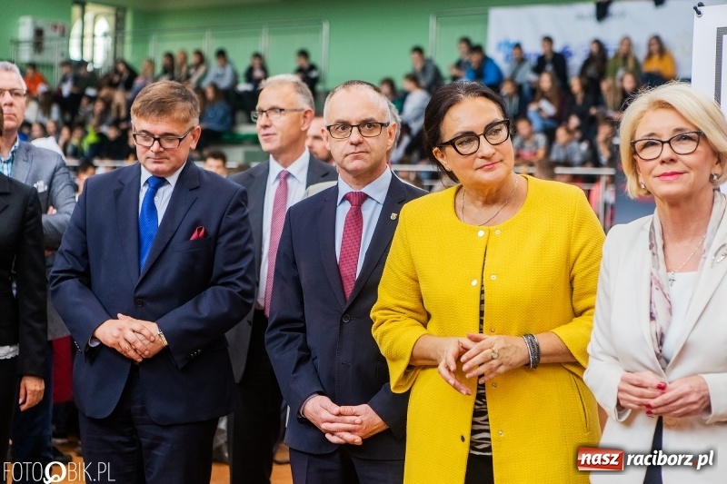 Zdjęcie w galerii na portalu naszraciborz.pl: Raciborski Festiwal Perspektyw. Arena Rafako pełna młodzieży  wiadomości z regionu