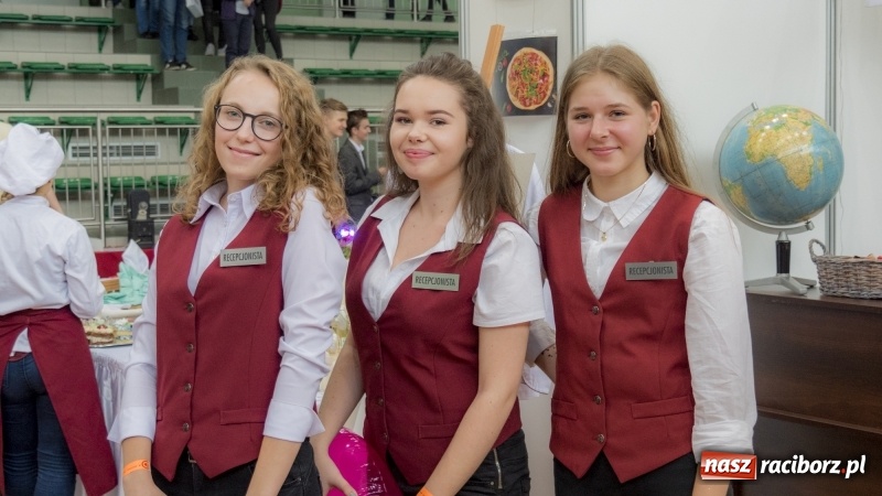 Zdjęcie w galerii na portalu naszraciborz.pl: Raciborski Festiwal Perspektyw. Arena Rafako pełna młodzieży  wiadomości z regionu