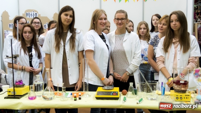 Zdjęcie w galerii na portalu naszraciborz.pl: Raciborski Festiwal Perspektyw. Arena Rafako pełna młodzieży  wiadomości z regionu