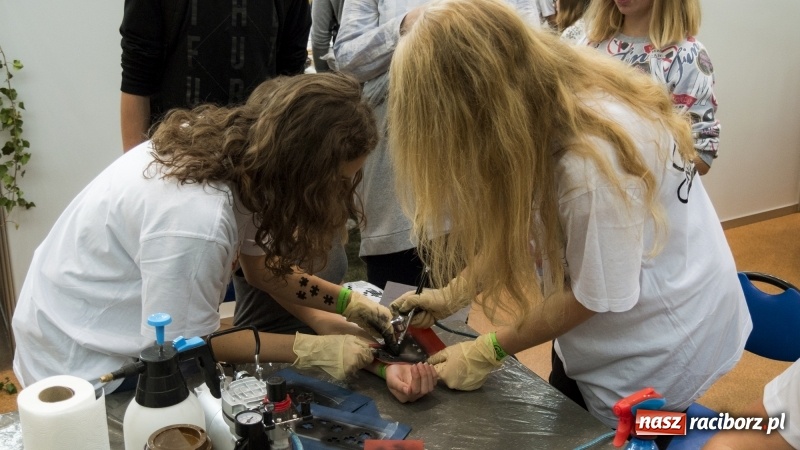 Zdjęcie w galerii na portalu naszraciborz.pl: Raciborski Festiwal Perspektyw. Arena Rafako pełna młodzieży  wiadomości z regionu