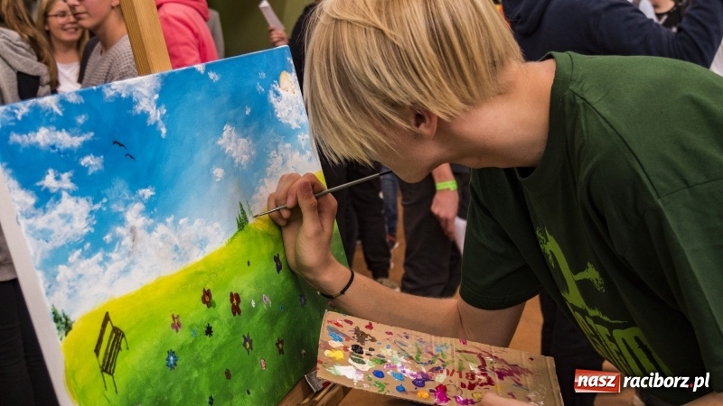 Zdjęcie w galerii na portalu naszraciborz.pl: Raciborski Festiwal Perspektyw. Arena Rafako pełna młodzieży  wiadomości z regionu