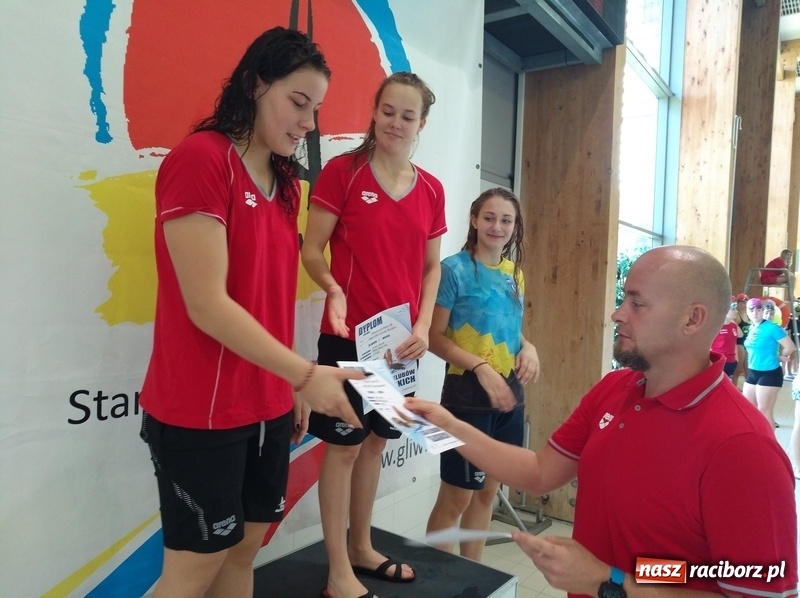 Zdjęcie w galerii na portalu naszraciborz.pl: Pływacki pogrom na zawodach w Gliwicach wiadomości z regionu