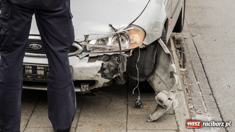 Zdjęcie w galerii na portalu naszraciborz.pl: Trzy kolizje na raciborskich drogach  wiadomości z regionu