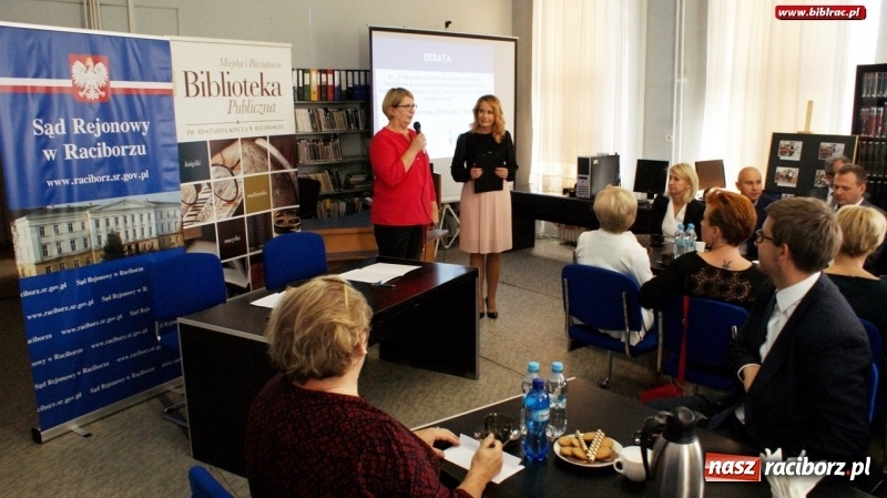 Zdjęcie w galerii na portalu naszraciborz.pl: Podpisanie porozumienia o współpracy i godziny gorącej dyskusji, czyli debata Sądu Rejonowego w raciborskiej bibliotece  wiadomości z regionu