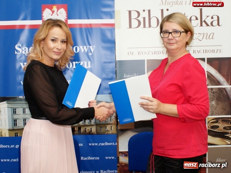Zdjęcie w galerii na portalu naszraciborz.pl: Podpisanie porozumienia o współpracy i godziny gorącej dyskusji, czyli debata Sądu Rejonowego w raciborskiej bibliotece  wiadomości z regionu