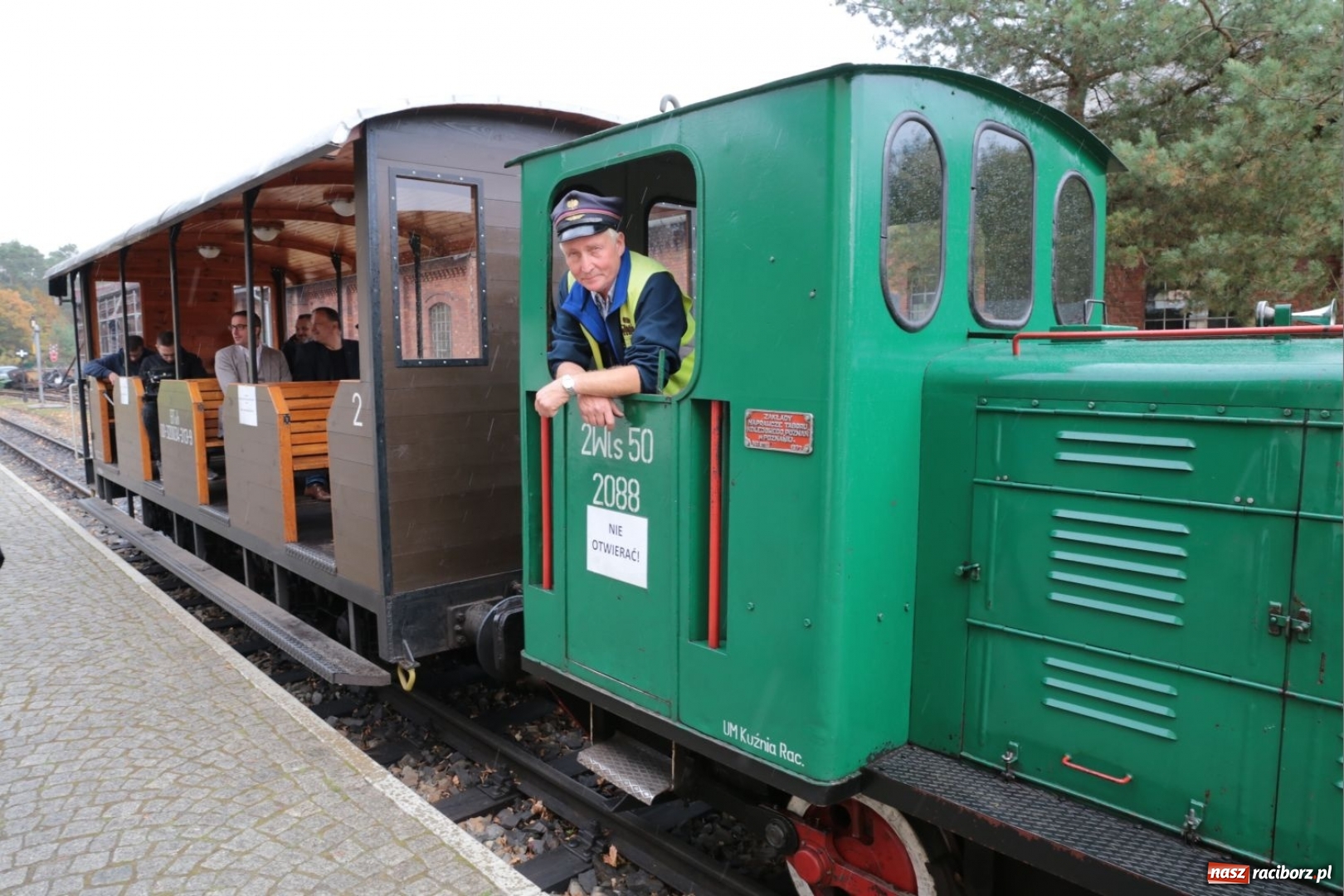 Zdjęcie w galerii na portalu naszraciborz.pl: Trasa kolejki wąskotorowej stała się dłuższa. Teraz pociąg dojedzie do Stodół wiadomości z regionu