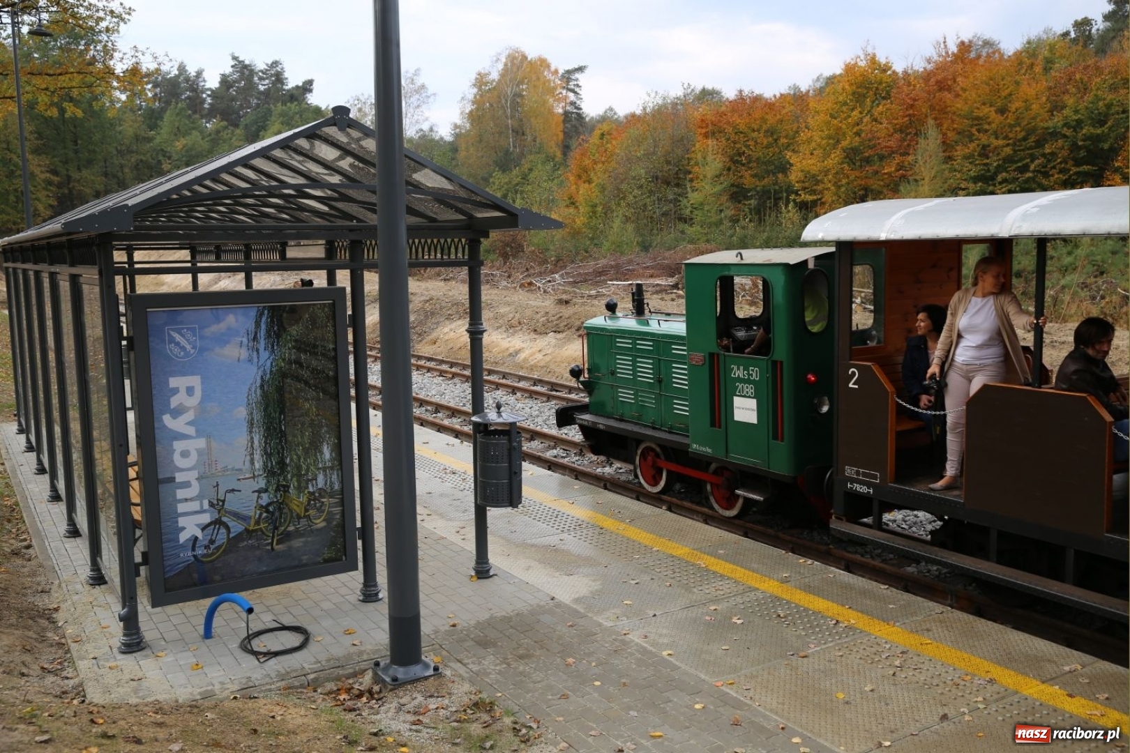 Zdjęcie w galerii na portalu naszraciborz.pl: Trasa kolejki wąskotorowej stała się dłuższa. Teraz pociąg dojedzie do Stodół wiadomości z regionu
