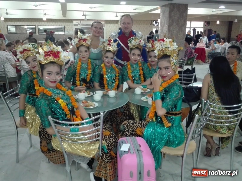 Zdjęcie w galerii na portalu naszraciborz.pl: Zespół Raciborzanie rozpoczął nowy sezon taneczny w dalekich Indiach wiadomości z regionu