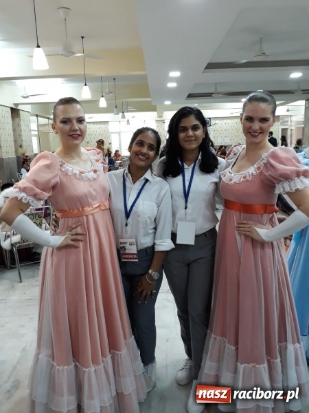 Zdjęcie w galerii na portalu naszraciborz.pl: Zespół Raciborzanie rozpoczął nowy sezon taneczny w dalekich Indiach wiadomości z regionu