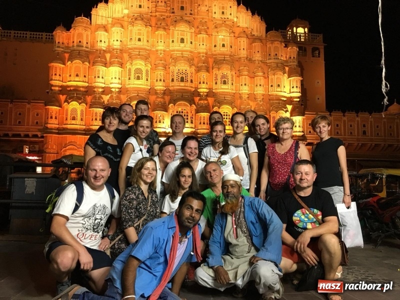 Zdjęcie w galerii na portalu naszraciborz.pl: Zespół Raciborzanie rozpoczął nowy sezon taneczny w dalekich Indiach wiadomości z regionu